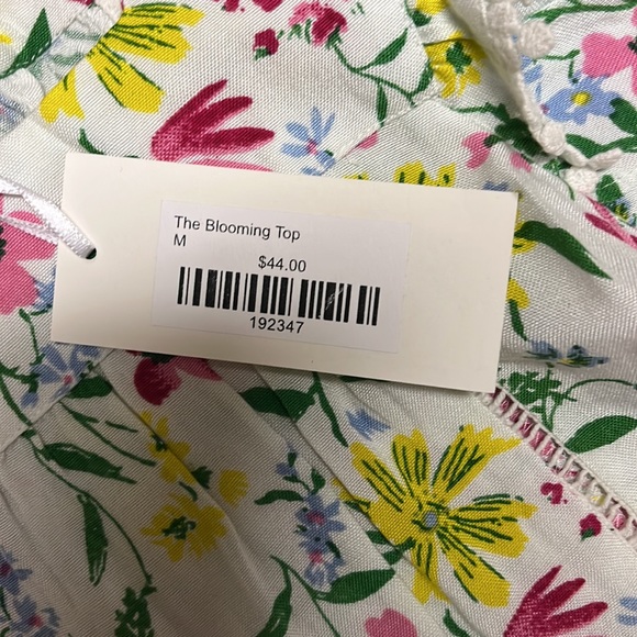 Floral puffish sleeve shirt from citrus NWT - Picture 2 of 4